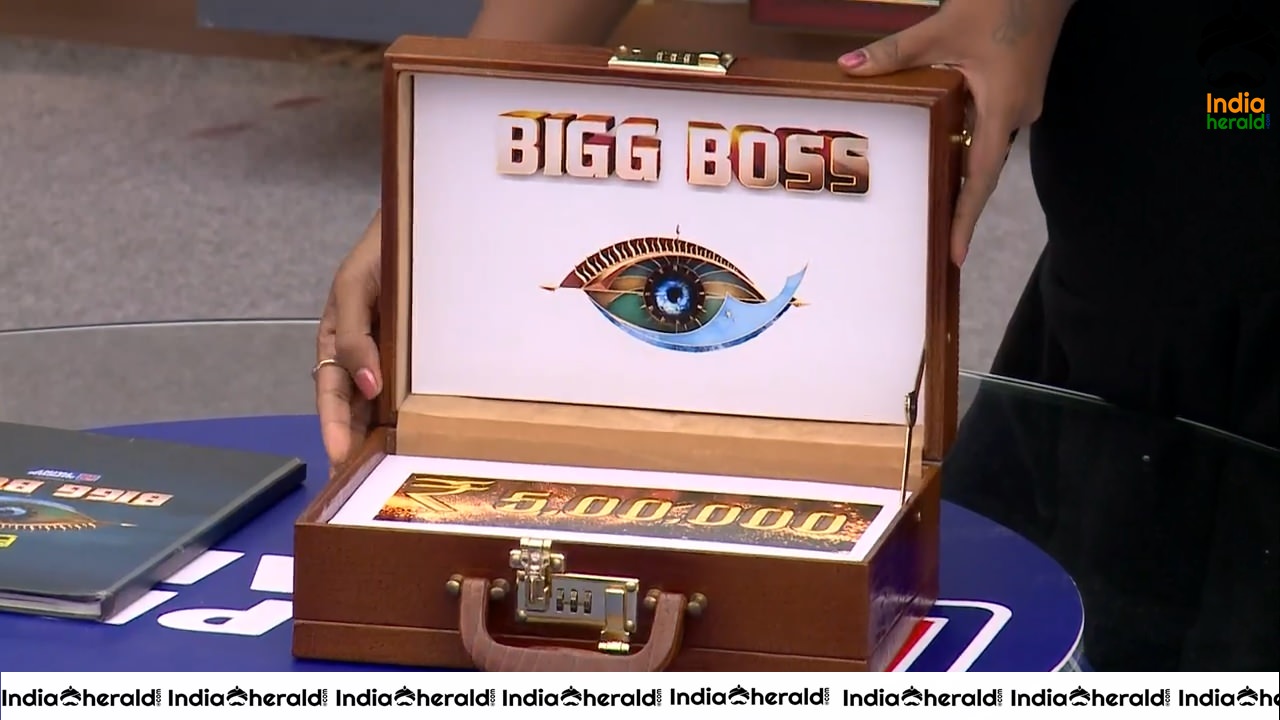 Bigg Boss Tamil Season 3 Day 94 Hot Wallpapers Set 5