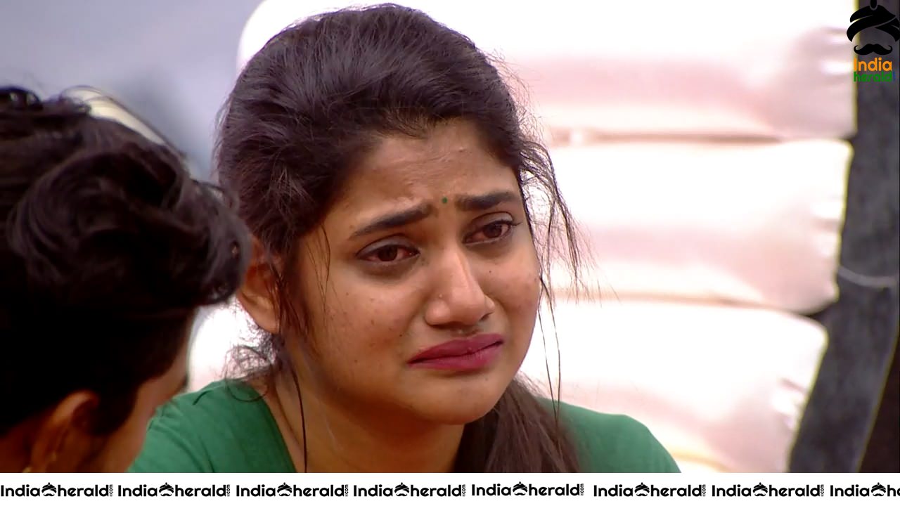 Bigg Boss Tamil Season 3 Day 95 Hot Wallpapers Set 3
