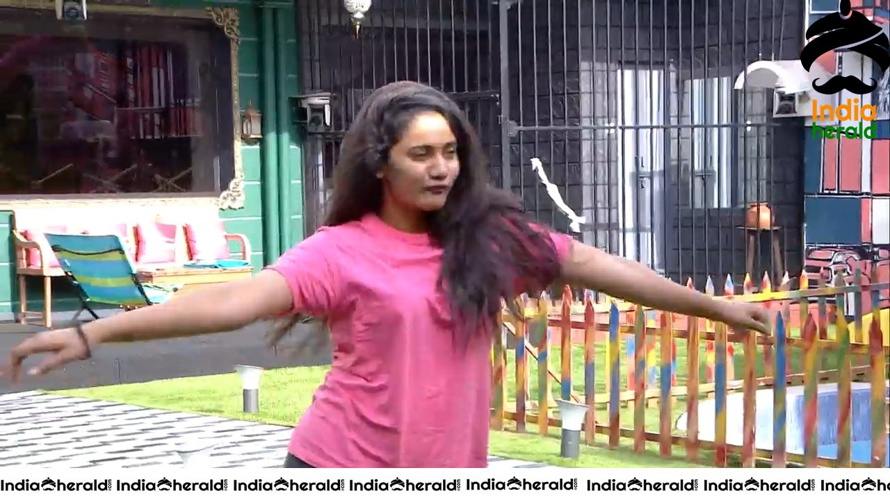 Bigg Boss Tamil Season 3 Day 96 Hot Wallpapers Set 2