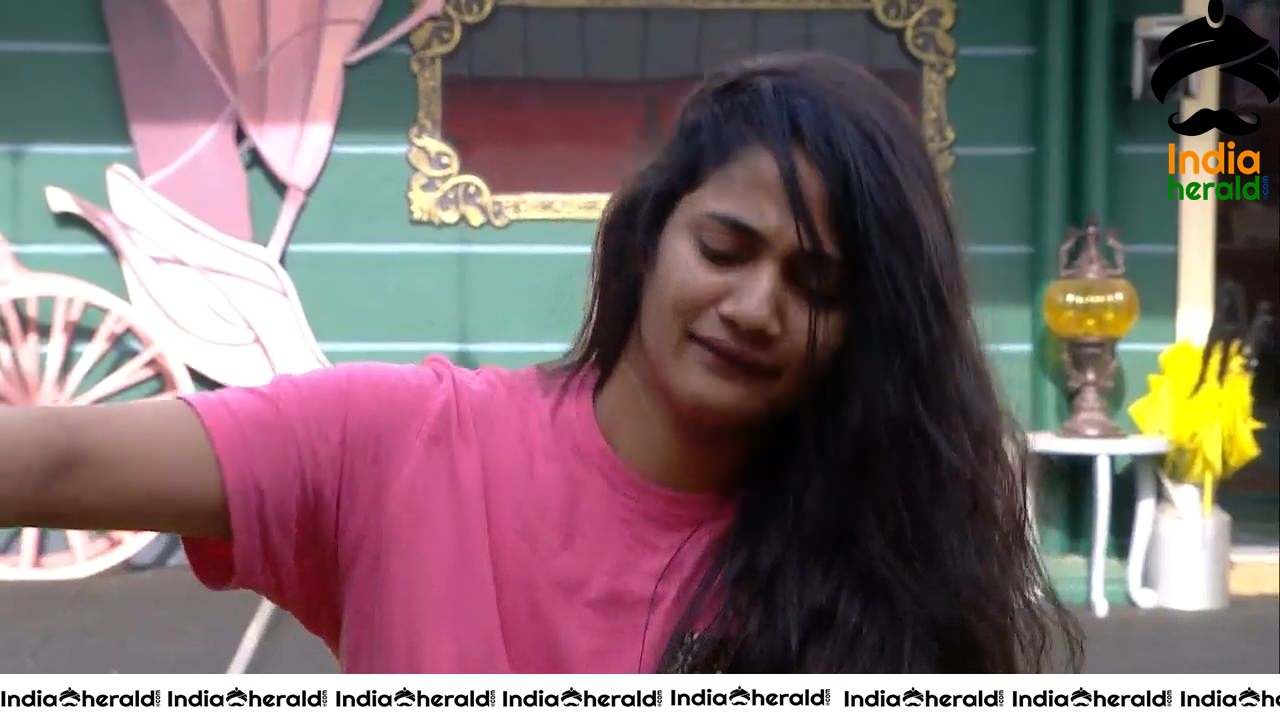 Bigg Boss Tamil Season 3 Day 96 Hot Wallpapers Set 3