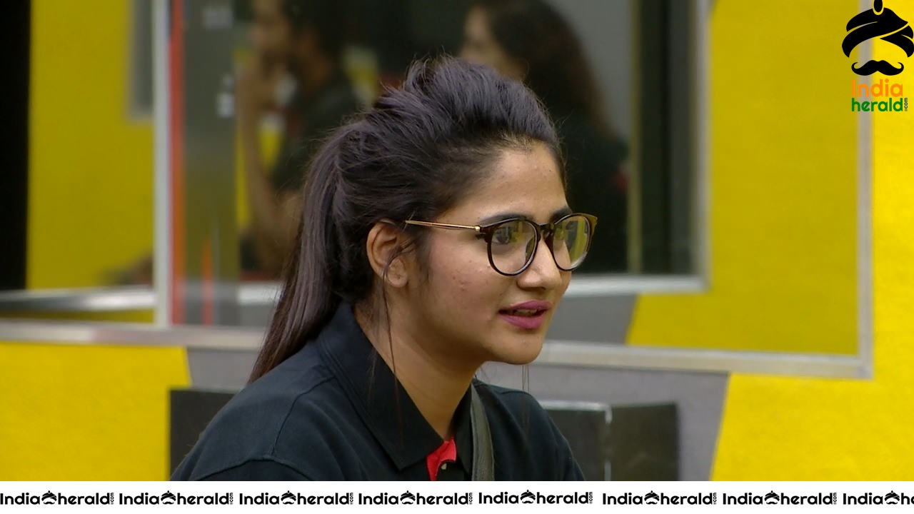 Bigg Boss Tamil Season 3 Day 97 Hot Wallpapers Set 1