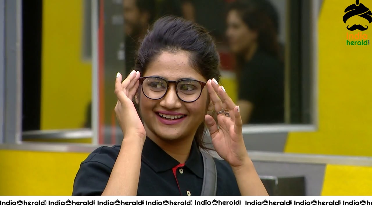 Bigg Boss Tamil Season 3 Day 97 Hot Wallpapers Set 1