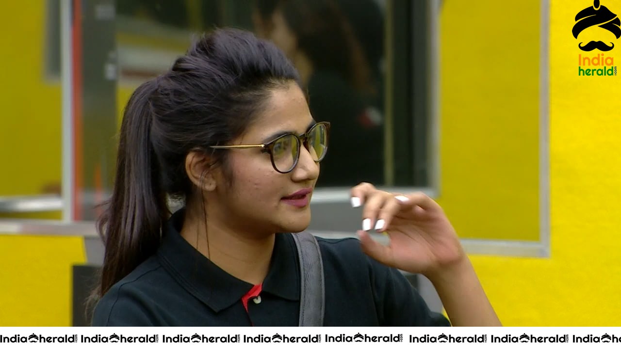 Bigg Boss Tamil Season 3 Day 97 Hot Wallpapers Set 1