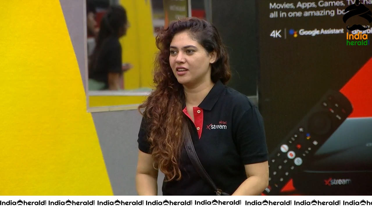Bigg Boss Tamil Season 3 Day 97 Hot Wallpapers Set 2