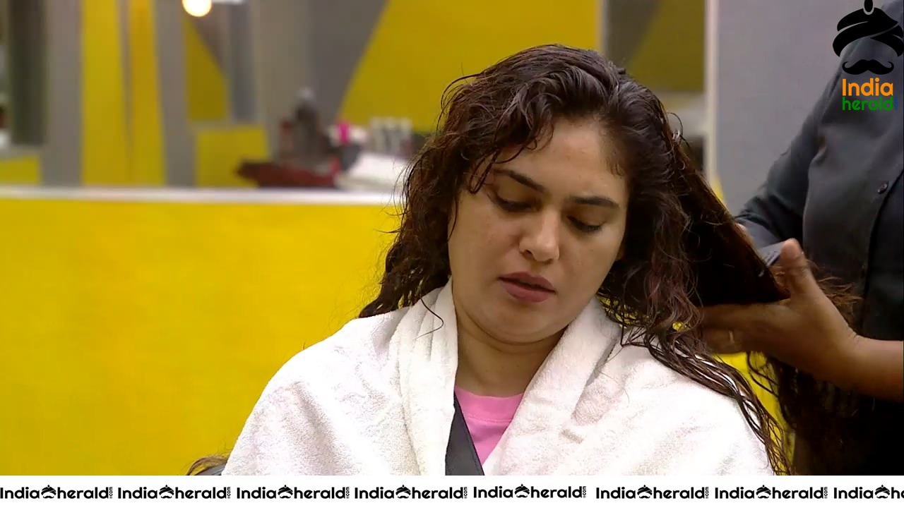 Bigg Boss Tamil Season 3 Day 97 Hot Wallpapers Set 2