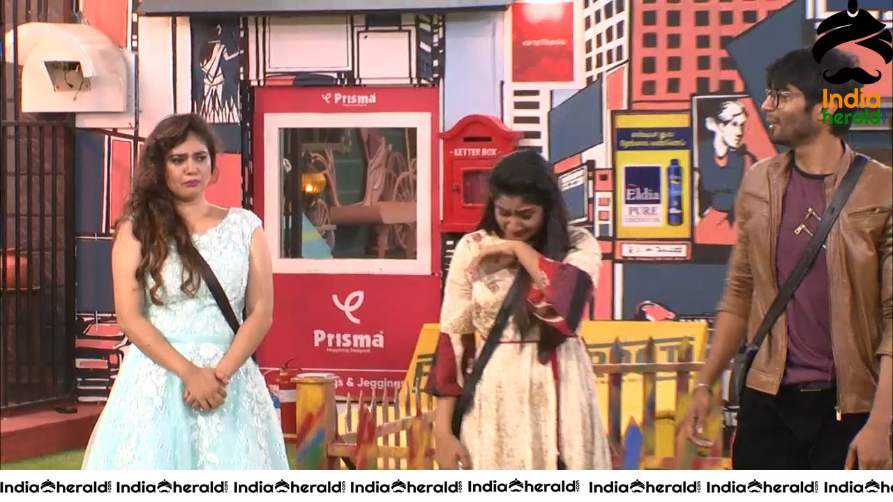Bigg Boss Tamil Season 3 Day 98 Hot Wallpapers Set 2