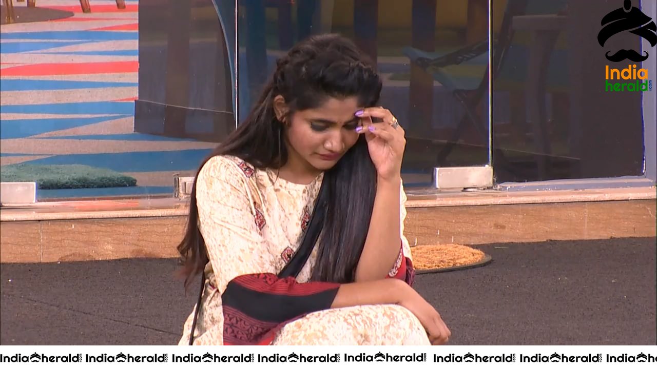Bigg Boss Tamil Season 3 Day 98 Hot Wallpapers Set 2