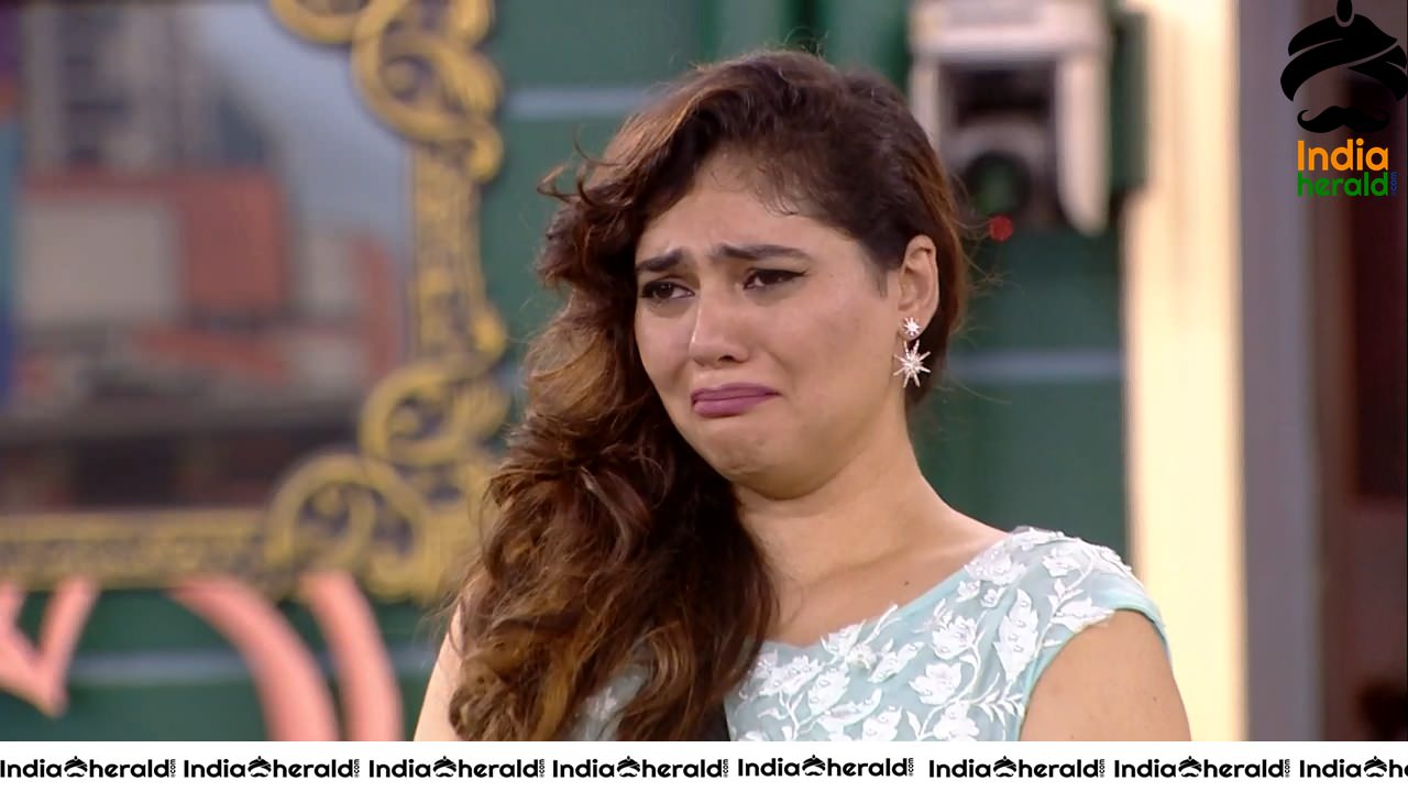 Bigg Boss Tamil Season 3 Day 98 Hot Wallpapers Set 2