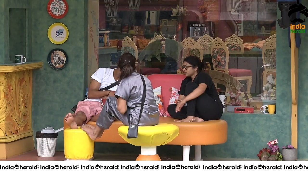 Bigg Boss Telugu Season 3 Day 55 Hot Wallpapers Set 1