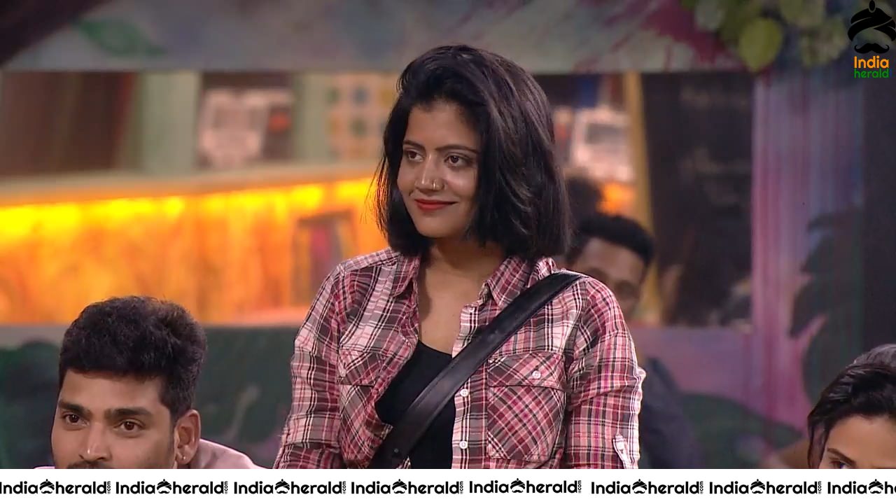 Bigg Boss Telugu Season 3 Day 58 Hot Wallpapers Set 3