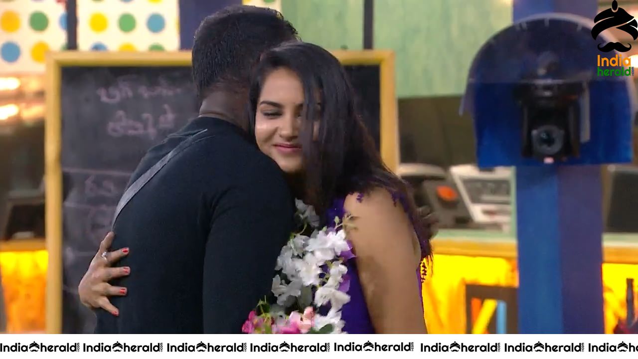 Bigg Boss Telugu Season 3 Day 59 Hot Wallpapers Set 3
