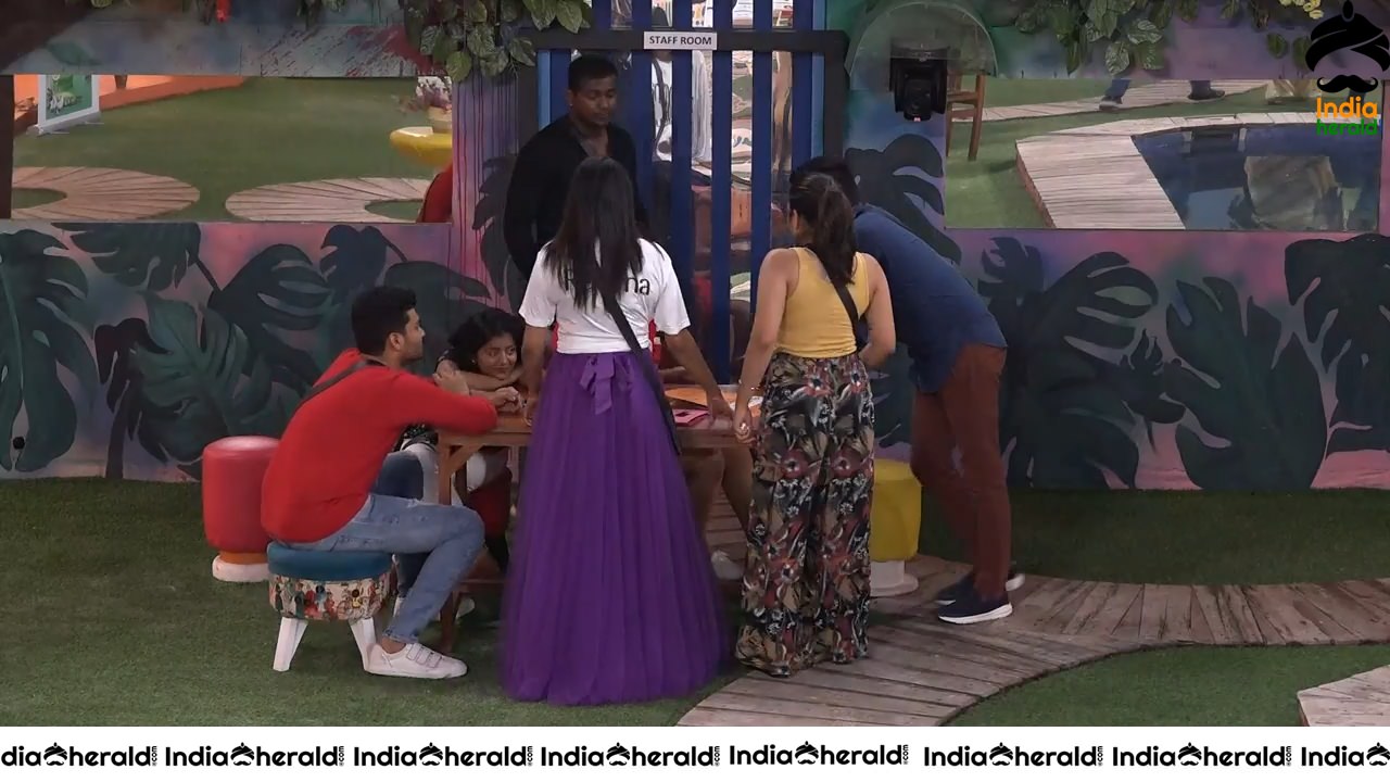 Bigg Boss Telugu Season 3 Day 60 Hot Wallpapers Set 1