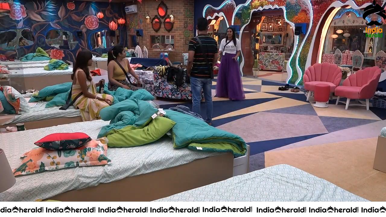 Bigg Boss Telugu Season 3 Day 60 Hot Wallpapers Set 2