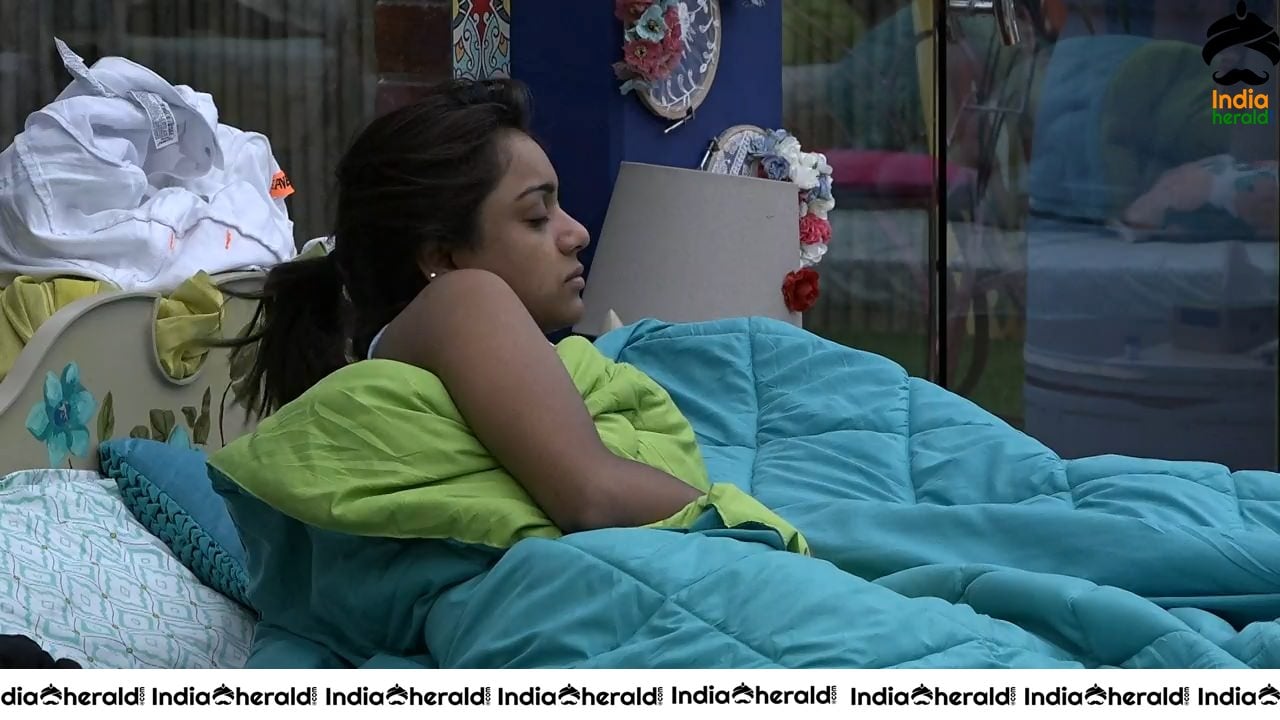 Bigg Boss Telugu Season 3 Day 60 Hot Wallpapers Set 3