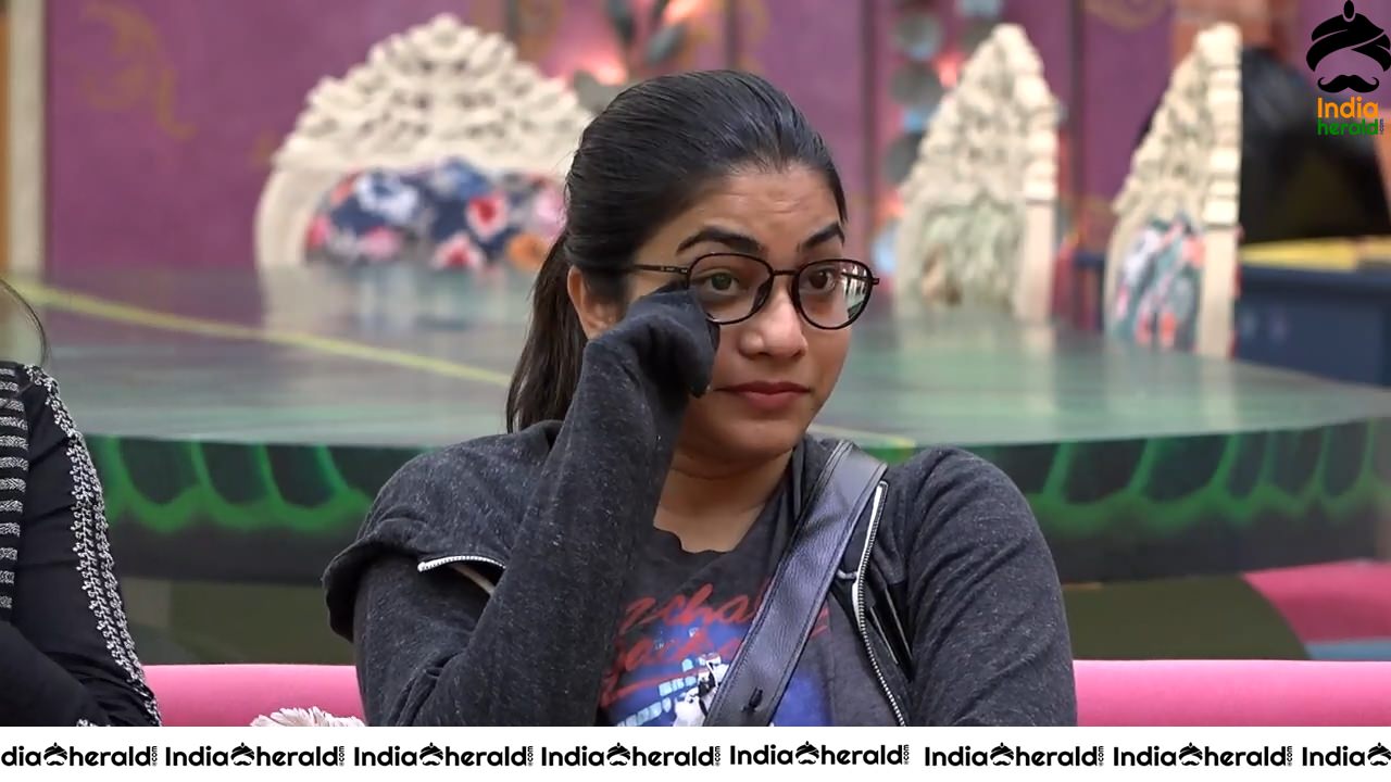 Bigg Boss Telugu Season 3 Day 60 Hot Wallpapers Set 4