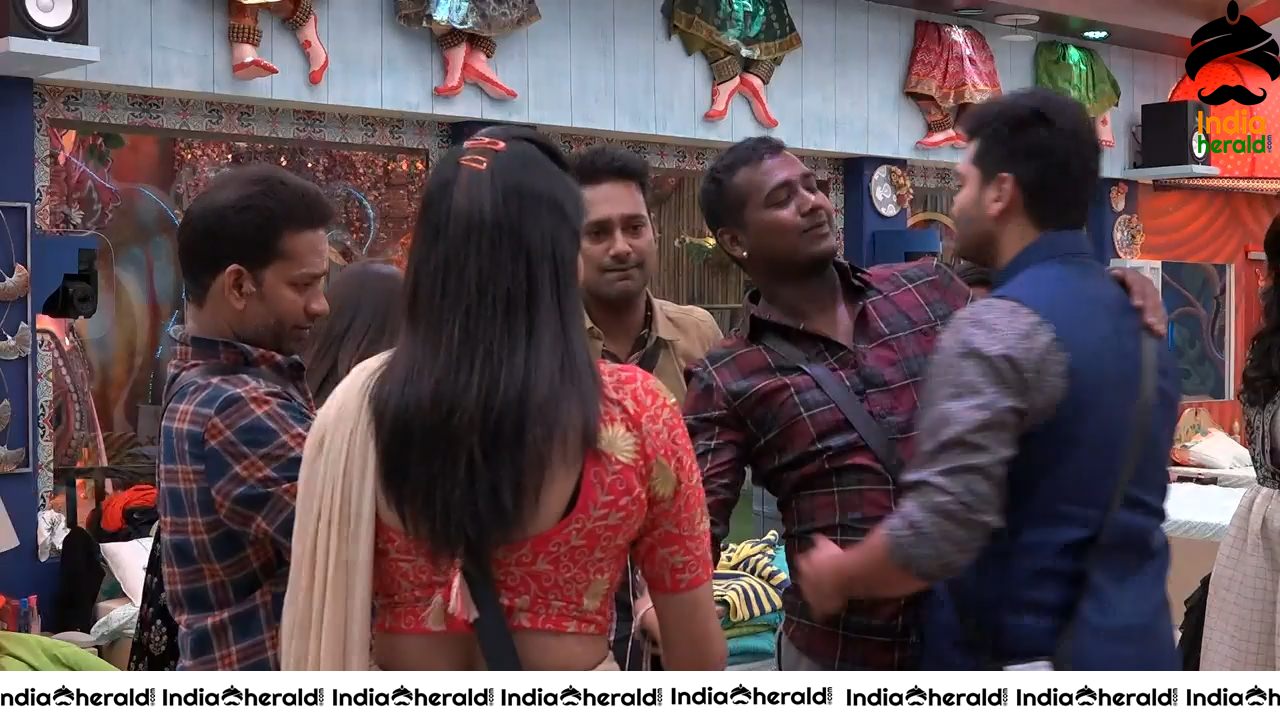 Bigg Boss Telugu Season 3 Day 62 Hot Wallpapers Set 3