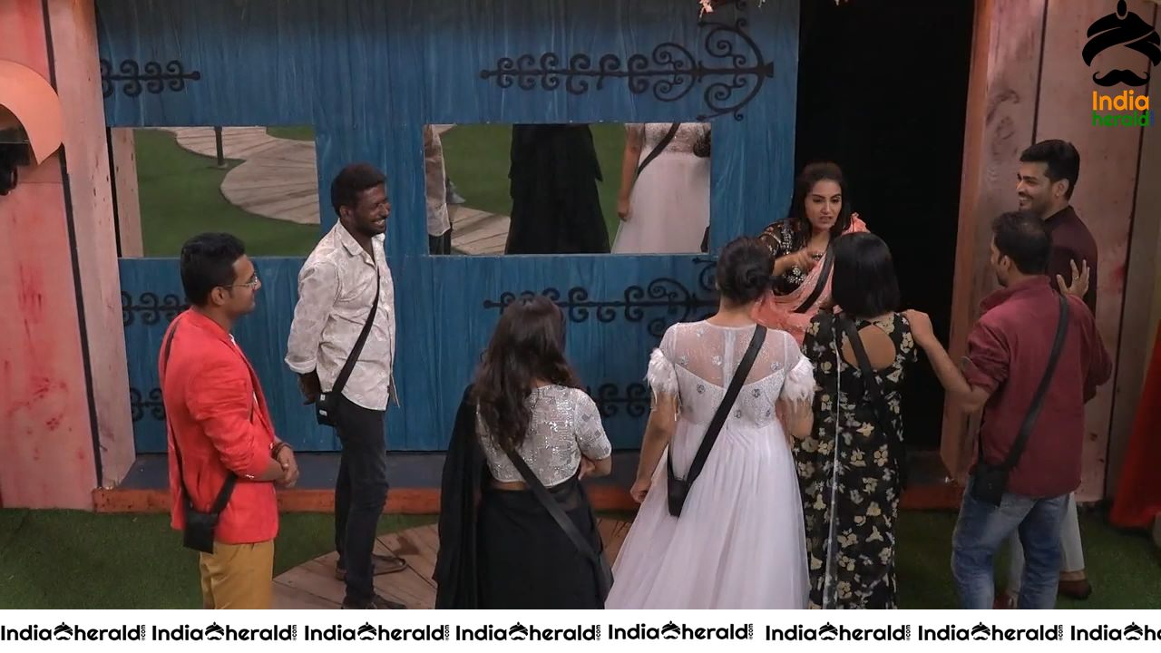 Bigg Boss Telugu Season 3 Day 63 Hot Wallpapers Set 3