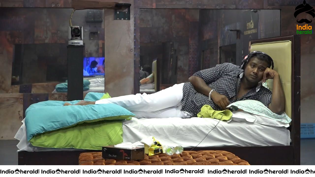 Bigg Boss Telugu Season 3 Day 64 Hot Wallpapers Set 1