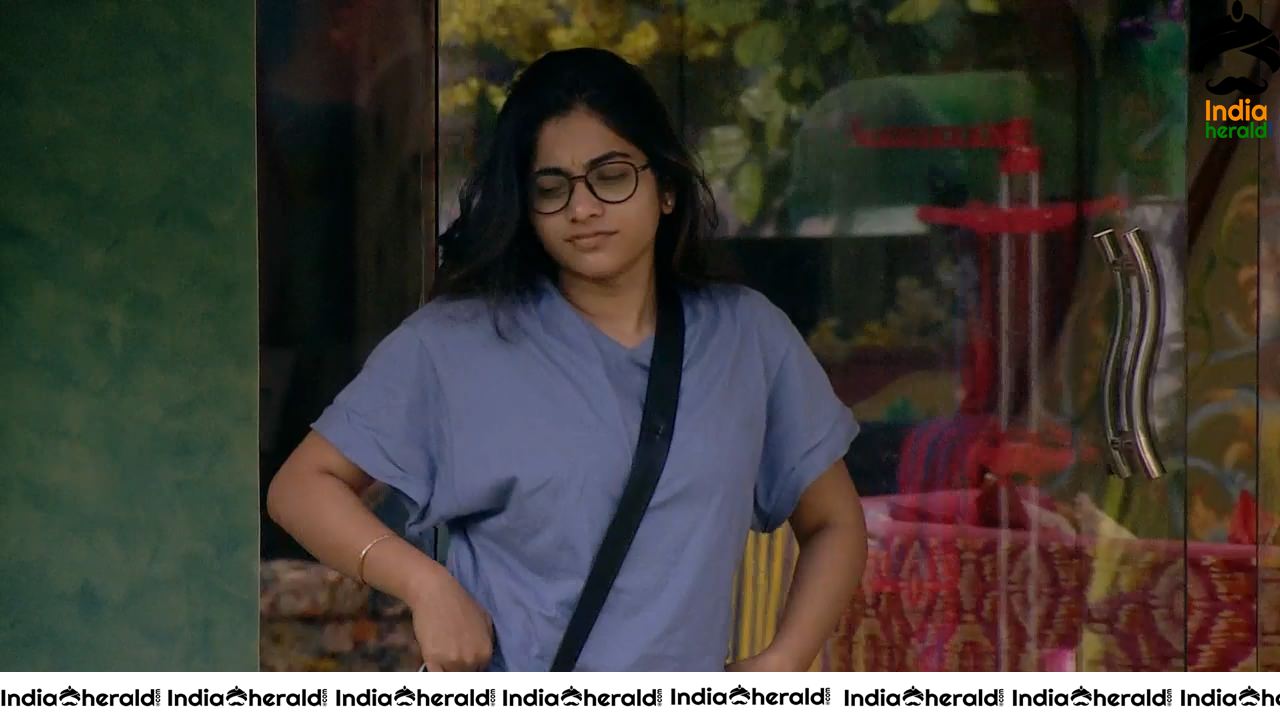 Bigg Boss Telugu Season 3 Day 64 Hot Wallpapers Set 1