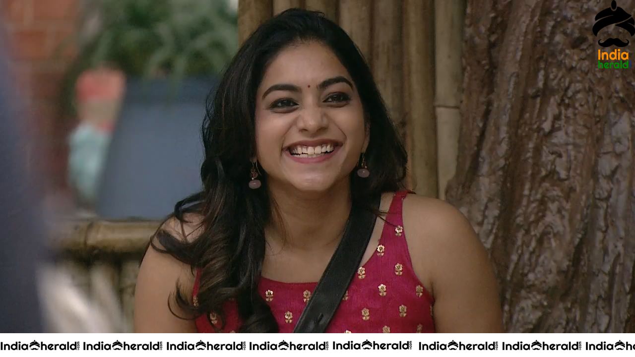 Bigg Boss Telugu Season 3 Day 64 Hot Wallpapers Set 2