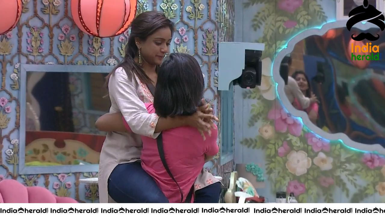 Bigg Boss Telugu Season 3 Day 68 Hot Wallpapers Set 1