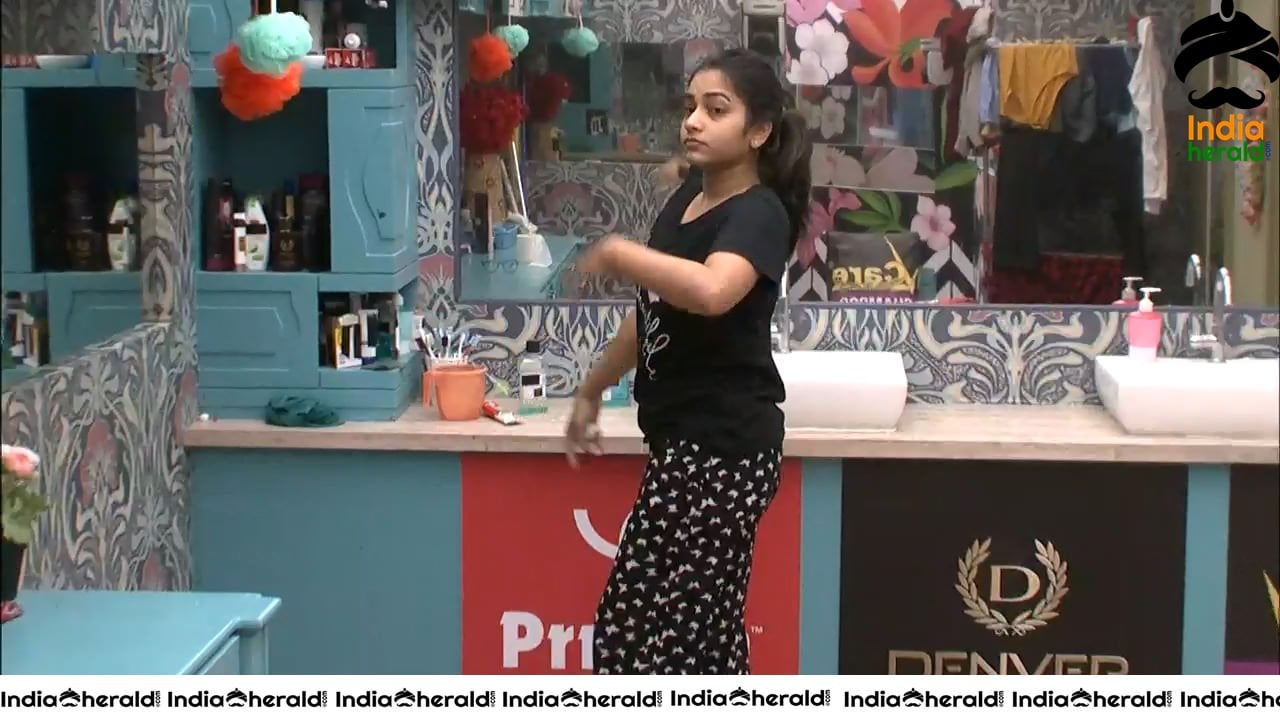 Bigg Boss Telugu Season 3 Day 71 Hot Wallpapers Set 1