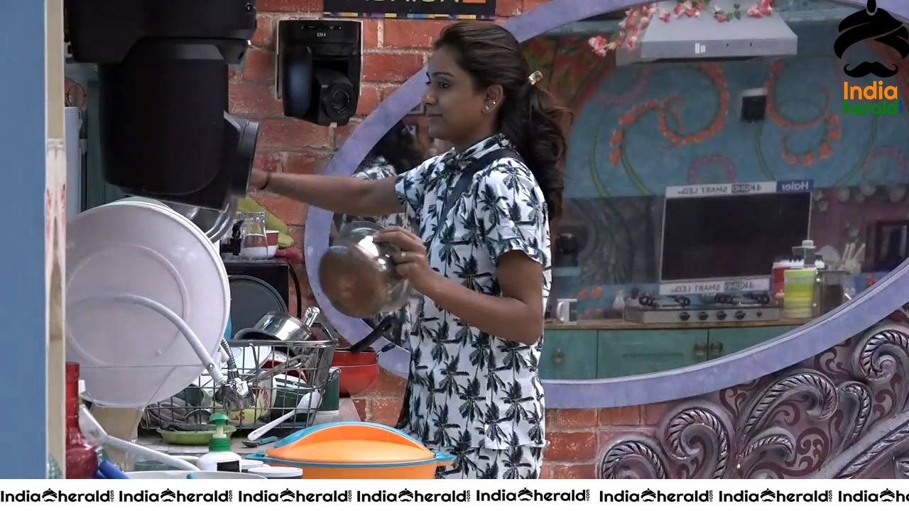 Bigg Boss Telugu Season 3 Day 71 Hot Wallpapers Set 1