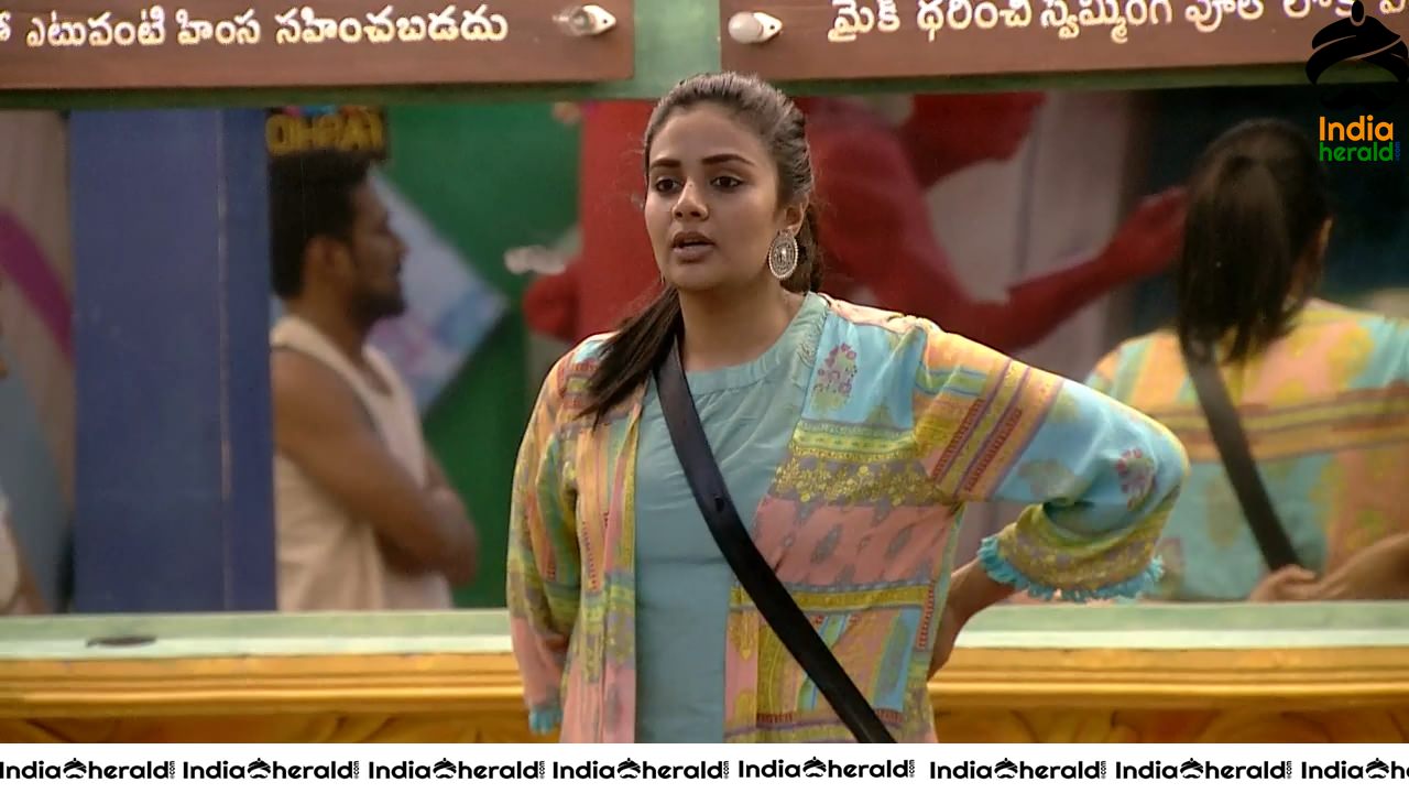 Bigg Boss Telugu Season 3 Day 72 Hot Wallpapers Set 4