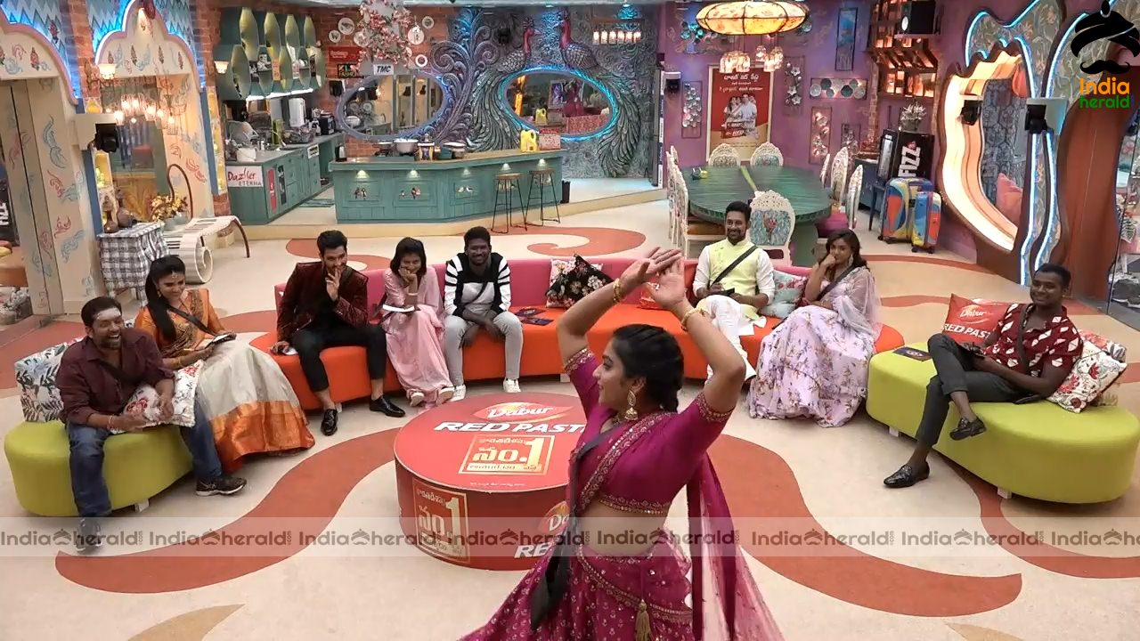 Bigg Boss Telugu Season 3 Day 77 Hot Wallpapers Set 1