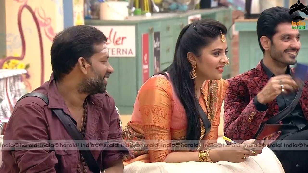 Bigg Boss Telugu Season 3 Day 77 Hot Wallpapers Set 2