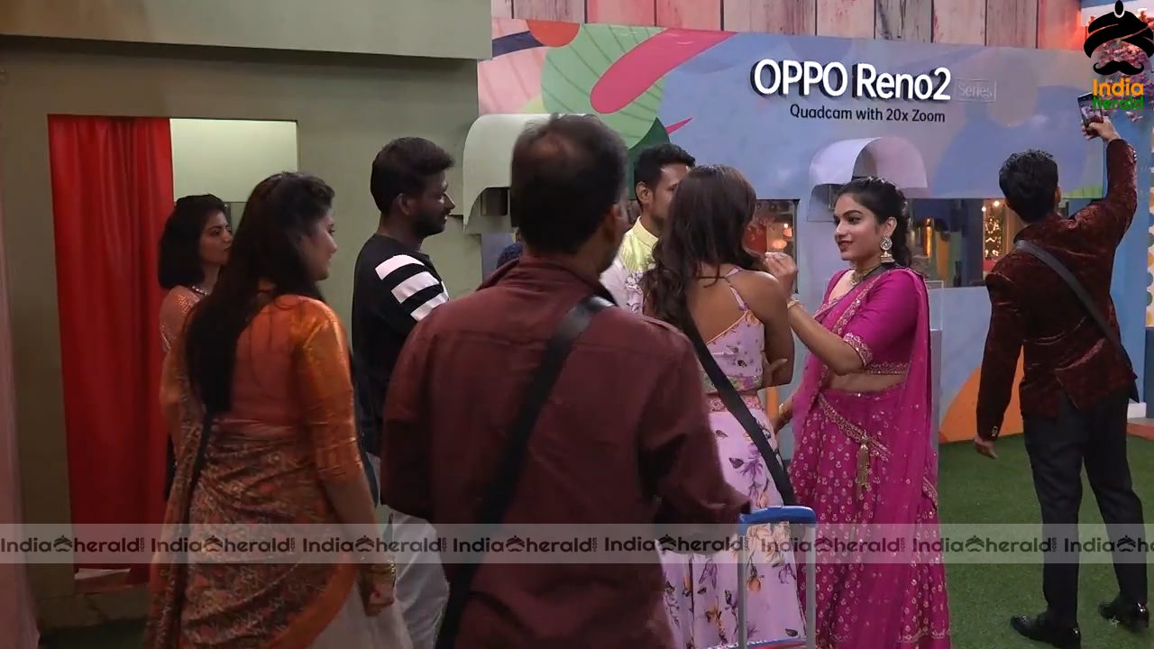 Bigg Boss Telugu Season 3 Day 77 Hot Wallpapers Set 3