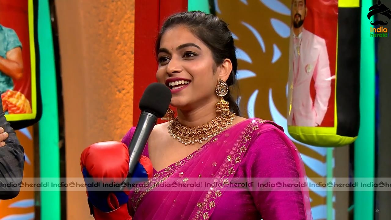 Bigg Boss Telugu Season 3 Day 77 Hot Wallpapers Set 4