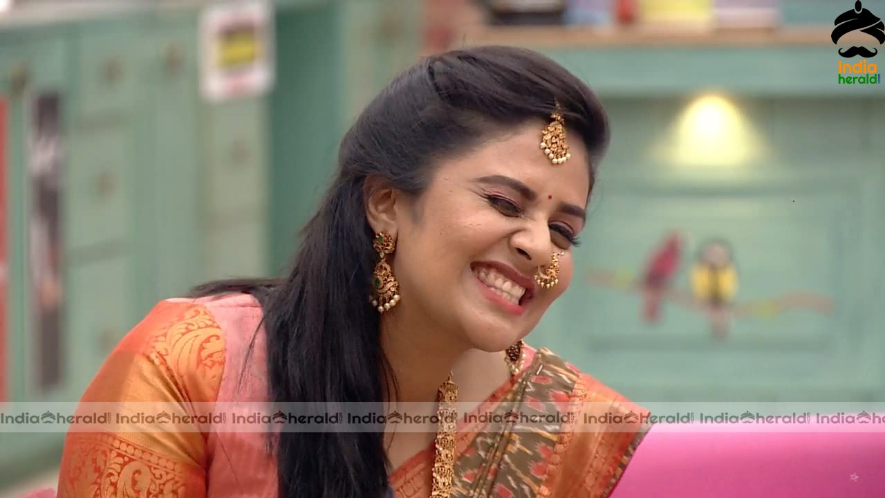 Bigg Boss Telugu Season 3 Day 77 Hot Wallpapers Set 4
