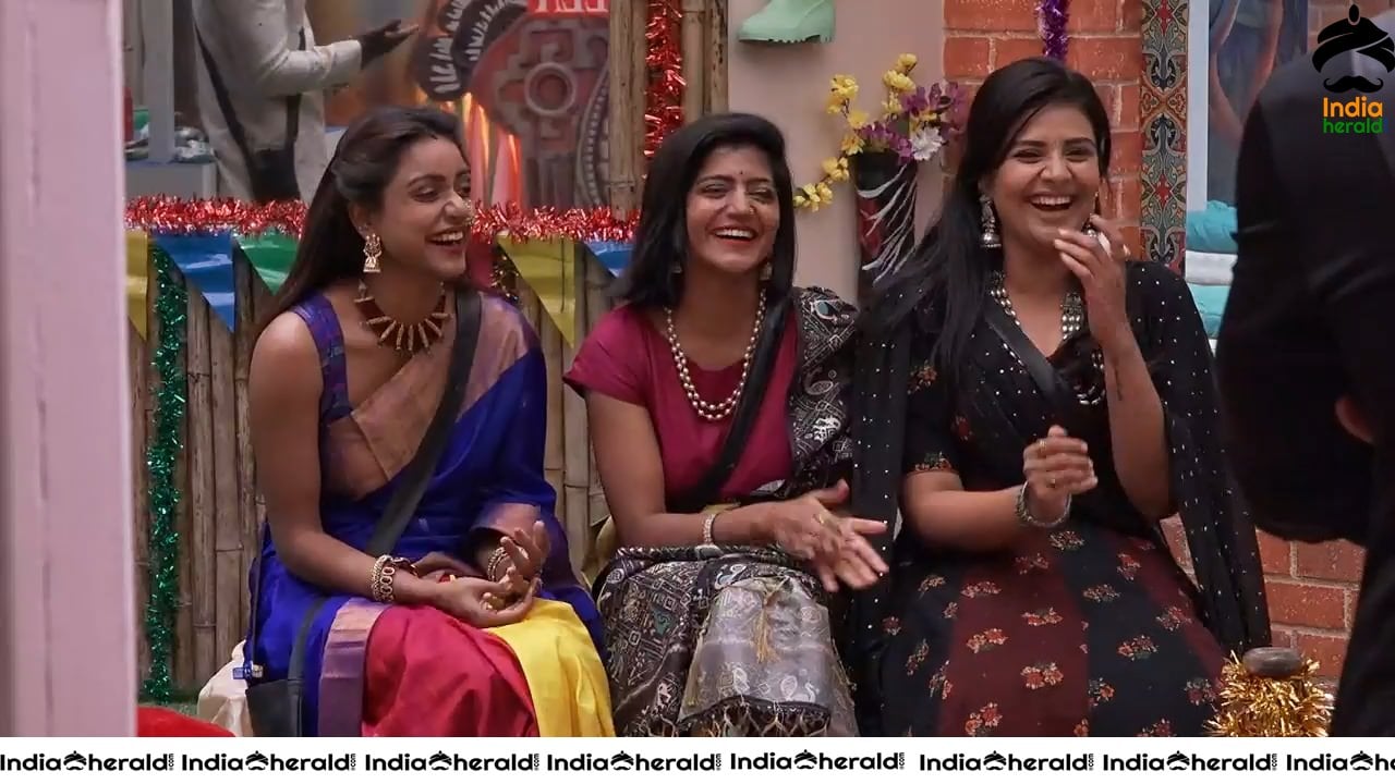 Bigg Boss Telugu Season 3 Day 79 Hot Wallpapers Set 5