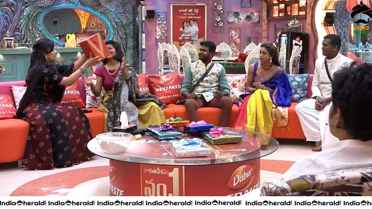 Bigg Boss Telugu Season 3 Day 80 Hot Wallpapers Set 3