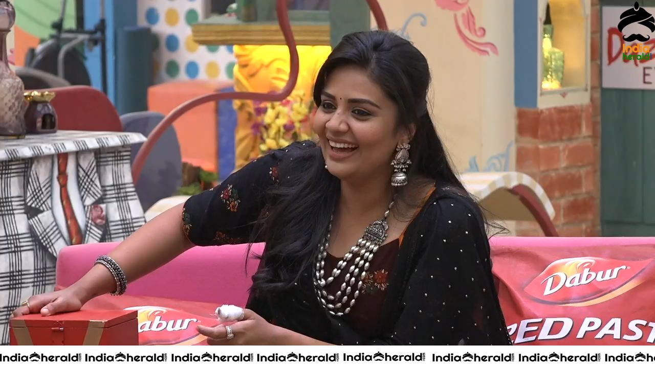 Bigg Boss Telugu Season 3 Day 80 Hot Wallpapers Set 3