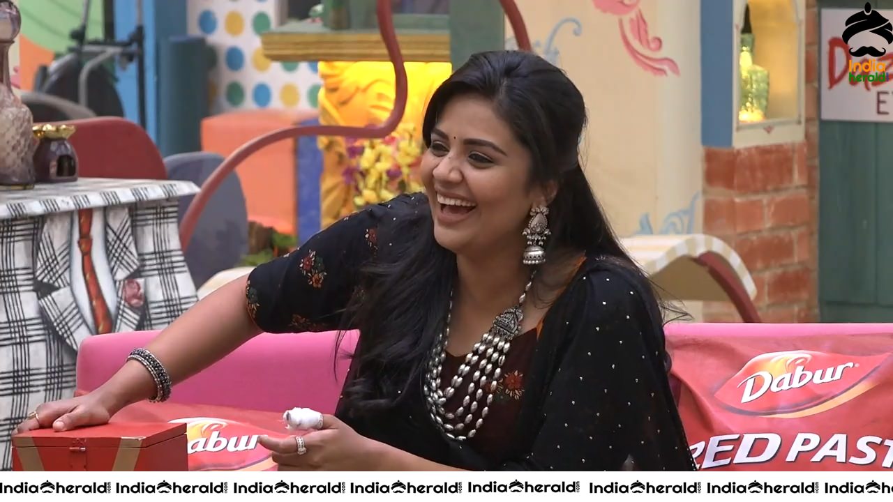 Bigg Boss Telugu Season 3 Day 80 Hot Wallpapers Set 3