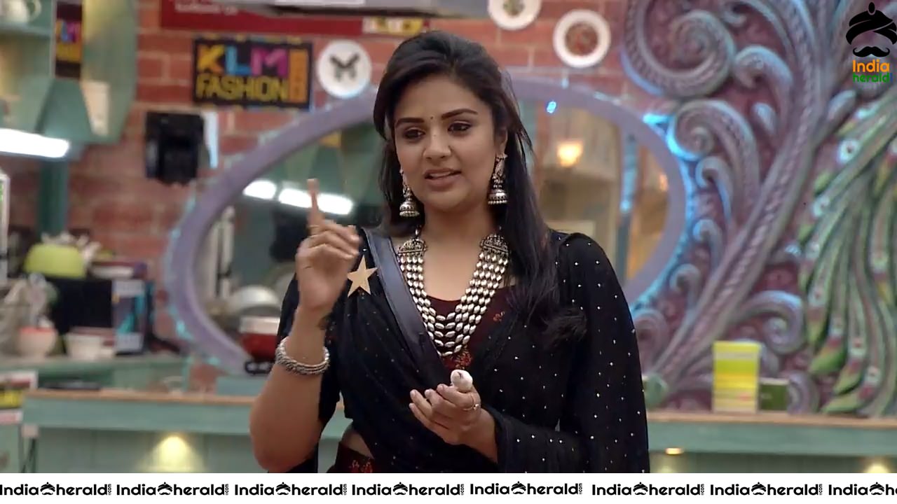 Bigg Boss Telugu Season 3 Day 80 Hot Wallpapers Set 4