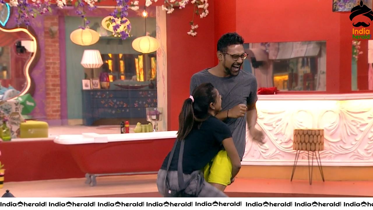 Bigg Boss Telugu Season 3 Day 83 Hot Wallpapers Set 3
