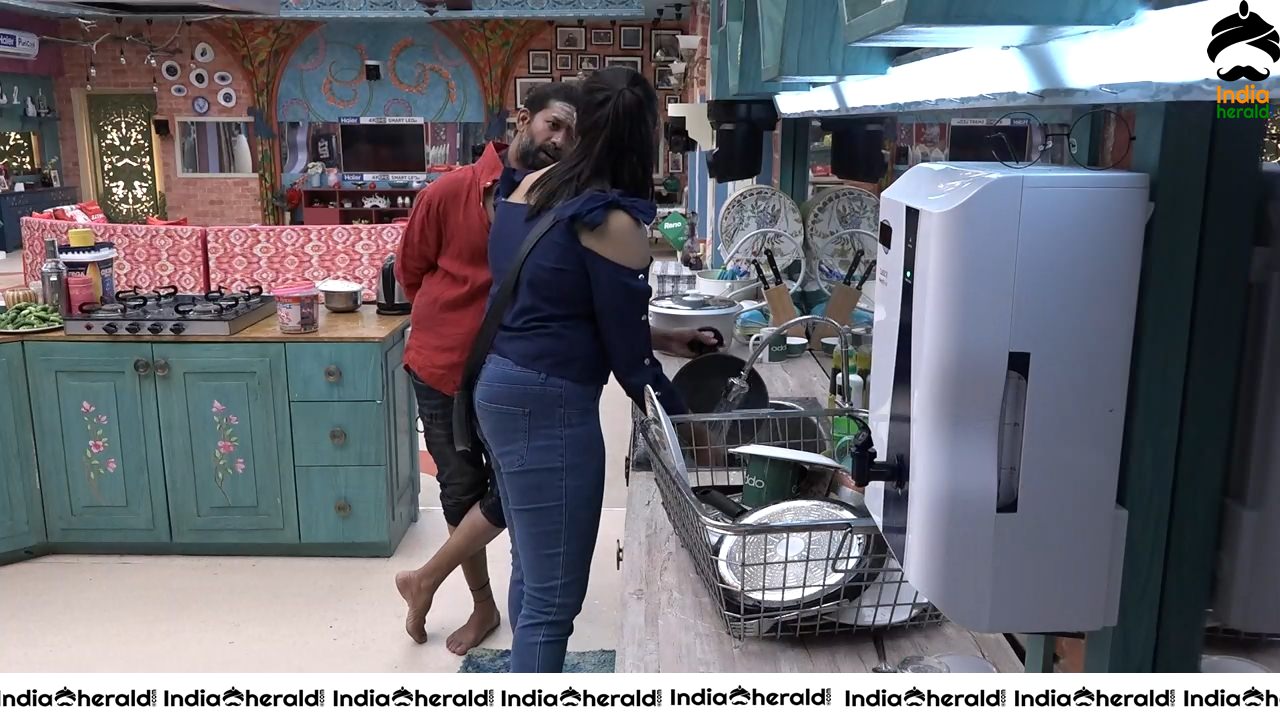 Bigg Boss Telugu Season 3 Day 90 Hot Wallpapers Set 1