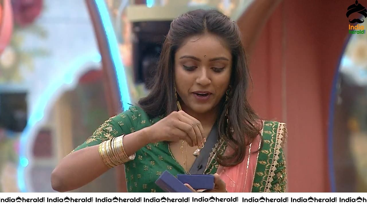 Bigg Boss Telugu Season 3 Day 90 Hot Wallpapers Set 4