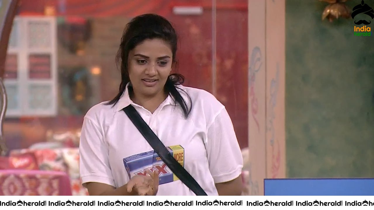 Bigg Boss Telugu Season 3 Day 95 Hot Wallpapers Set 4