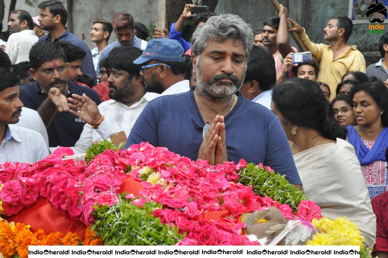 Celebs At Actor Venu Madhav Funeral