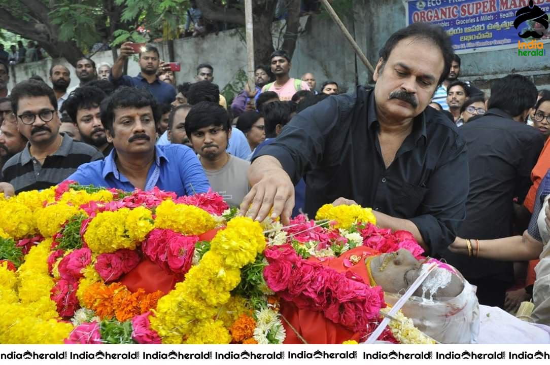 Celebs At Actor Venu Madhav Funeral
