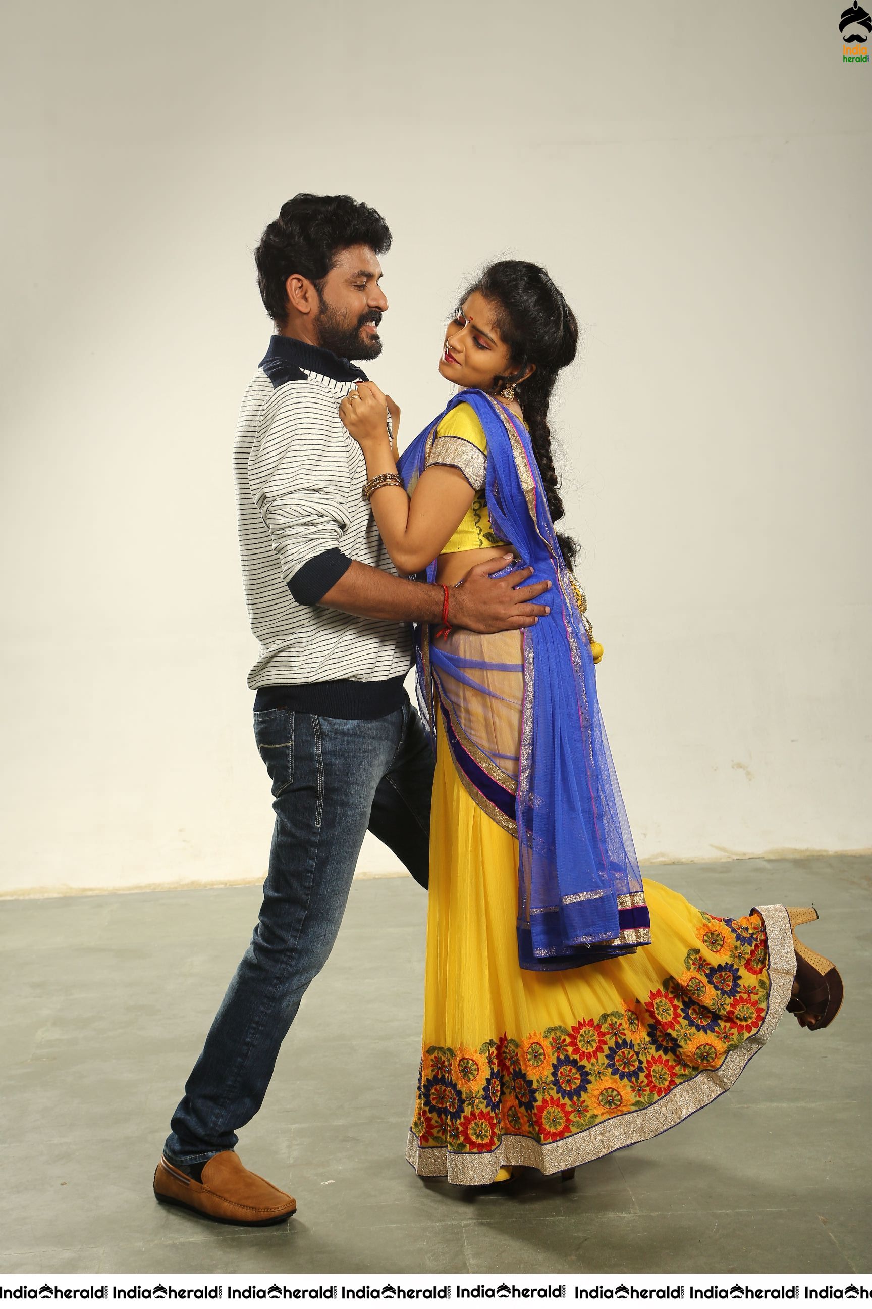 Chozhanaataan Tamil Movie Photoshoot Stills