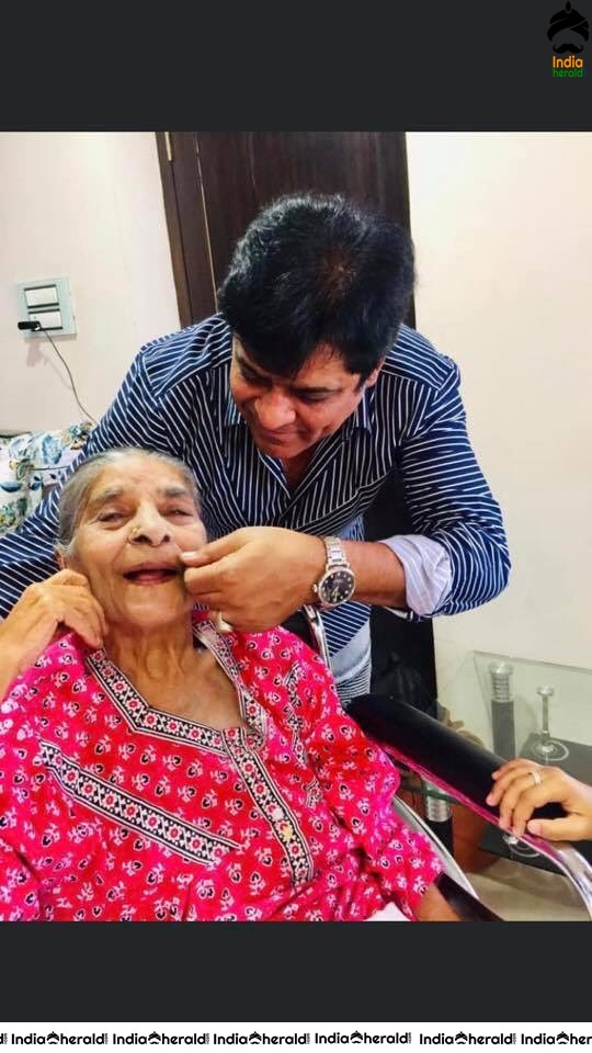 Comedian Ali with his Mother Recent Clicks before her Demise
