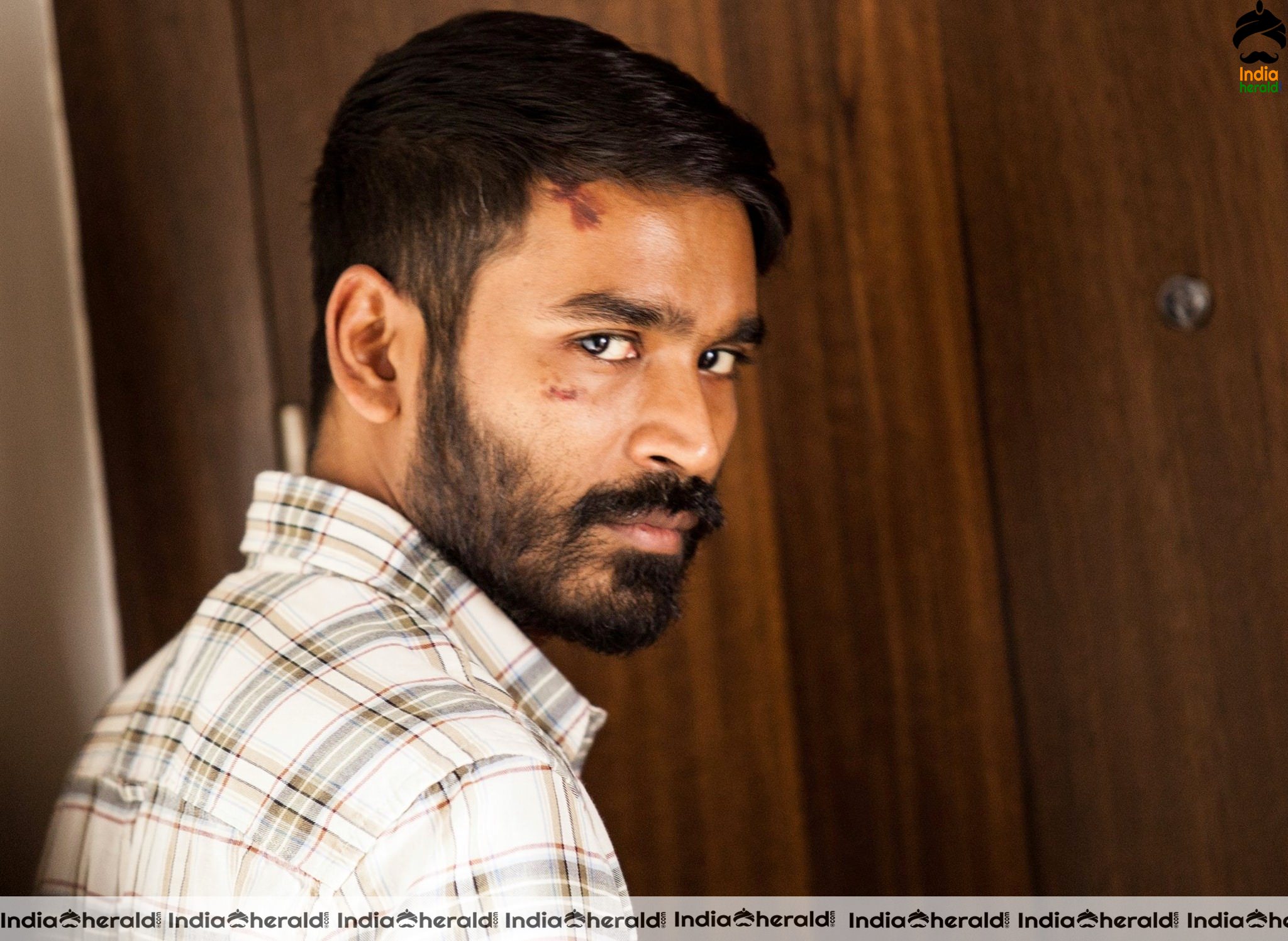 Dhanush in Ennai Noki Paayum Thoataa Movie Stills