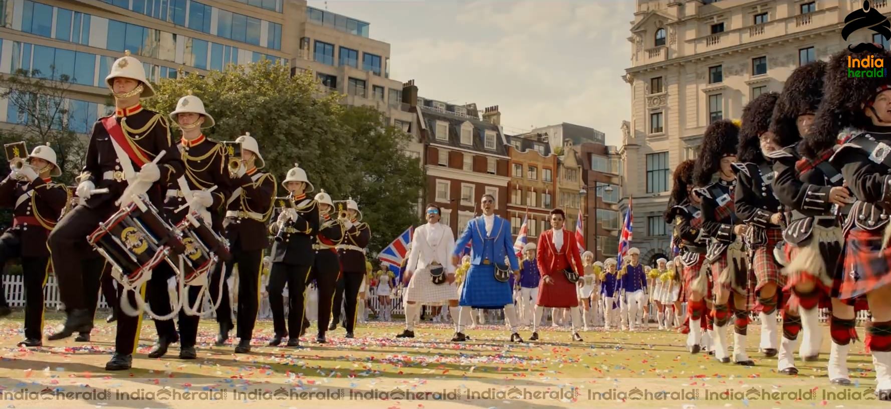 Ek Chumma Song Hot HD Stills Set 1