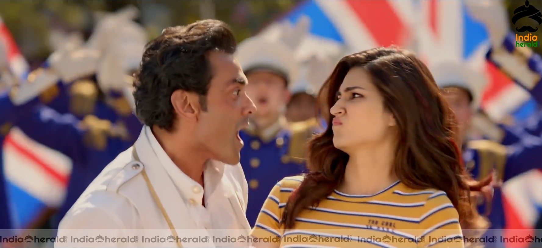 Ek Chumma Song Hot HD Stills Set 2