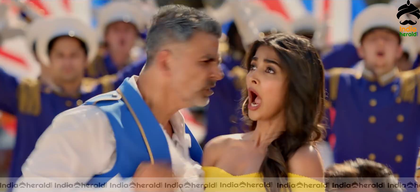 Ek Chumma Song Hot HD Stills Set 2